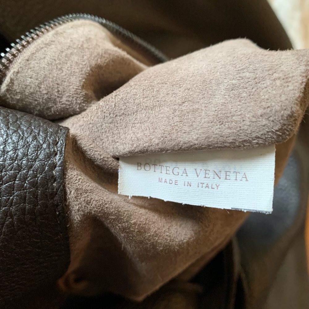 Bottega Veneta Open Hobo Cervo with
Intrecciato Detail - Picture 12 of 17
